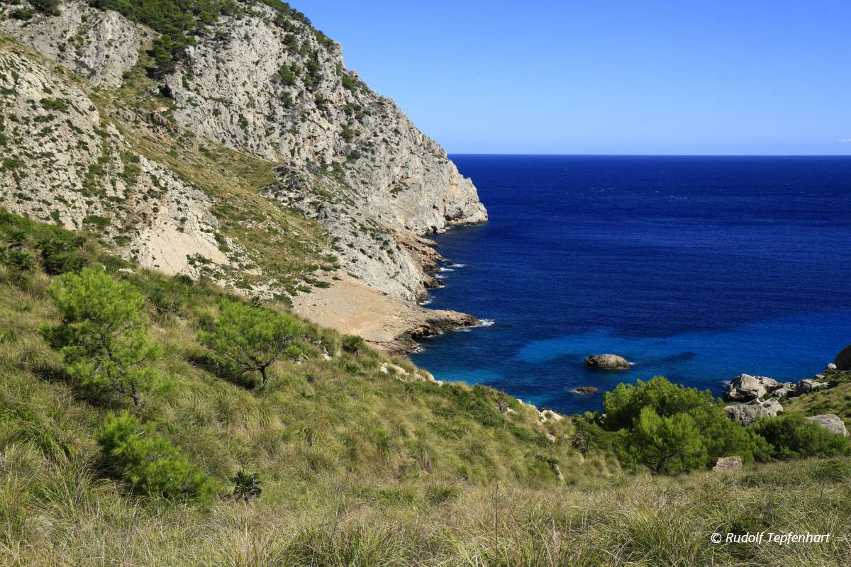 beautiful beach with turquoise sea water, Cala Figuera, Majorca,