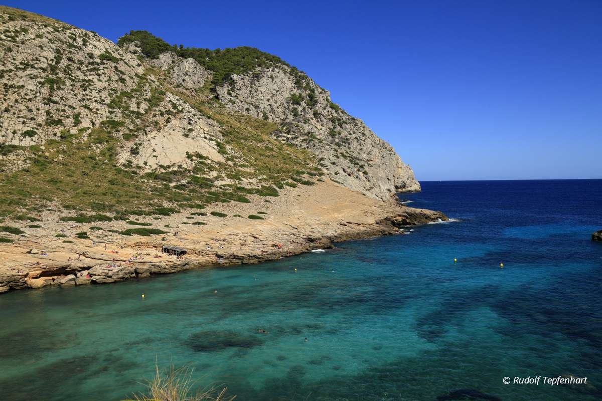 beautiful beach with turquoise sea water, Cala Figuera, Majorca,