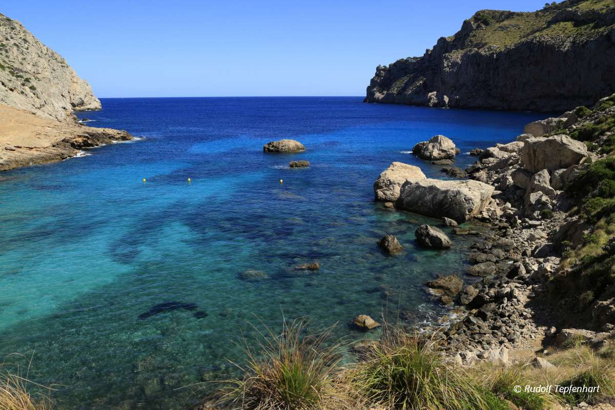 beautiful beach with turquoise sea water, Cala Figuera, Majorca,