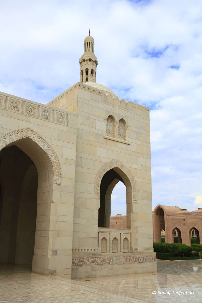 Sultan Qaboos Grand Mosque