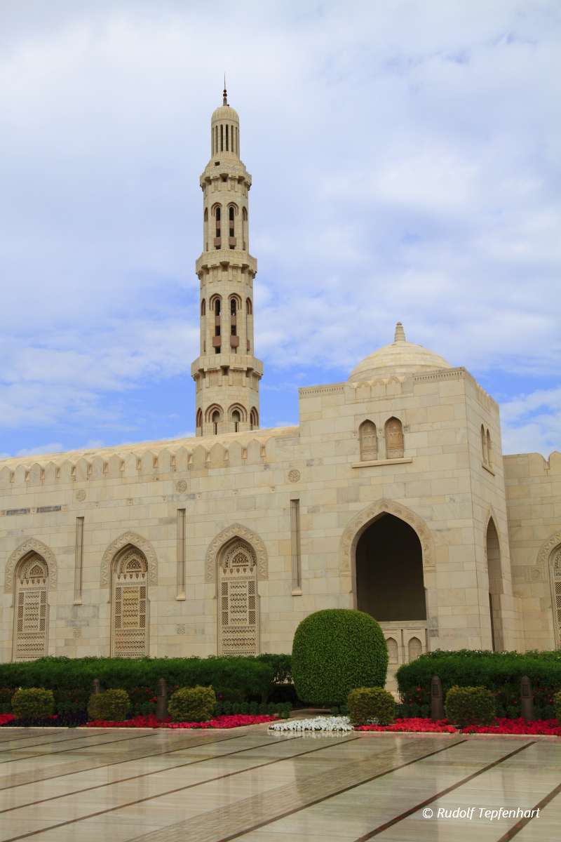 Sultan Qaboos Grand Mosque