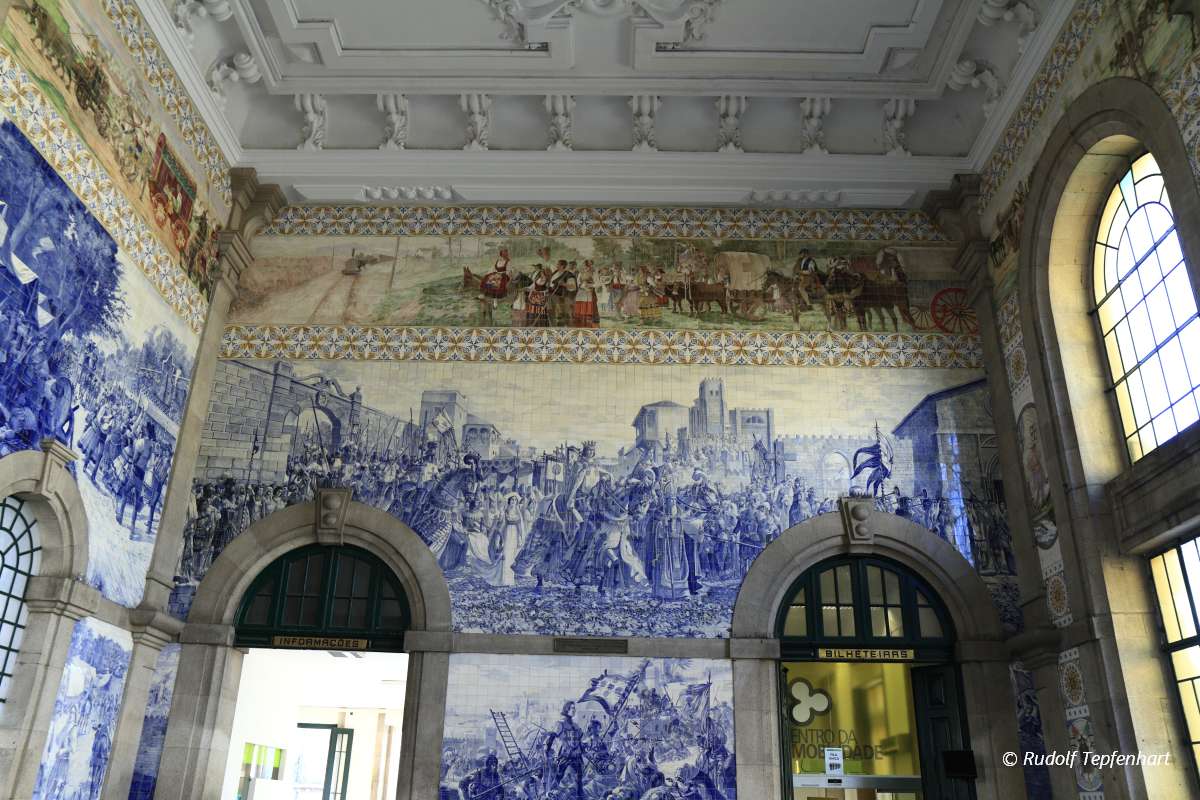 Famous interior wall of Sao Bento Minho railway station. Porto