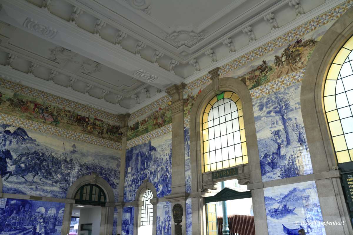 Famous interior wall of Sao Bento Minho railway station. Porto