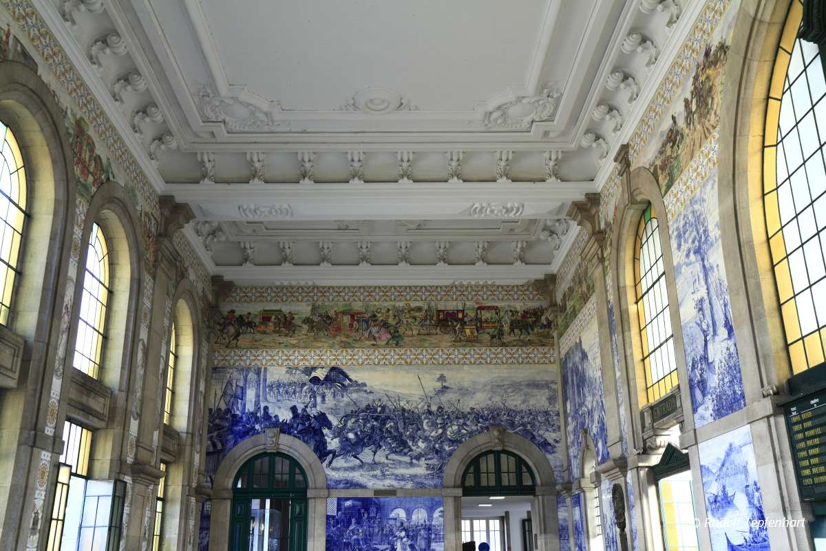 Famous interior wall of Sao Bento Minho railway station. Porto