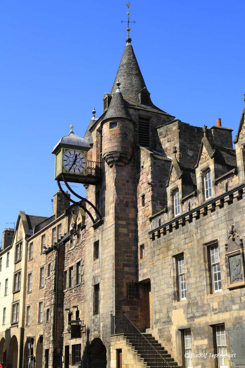 Ancient houses in Edinburgh